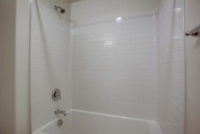 Building Photo - Beautiful 4 Bedroom Townhome! Built in 202...