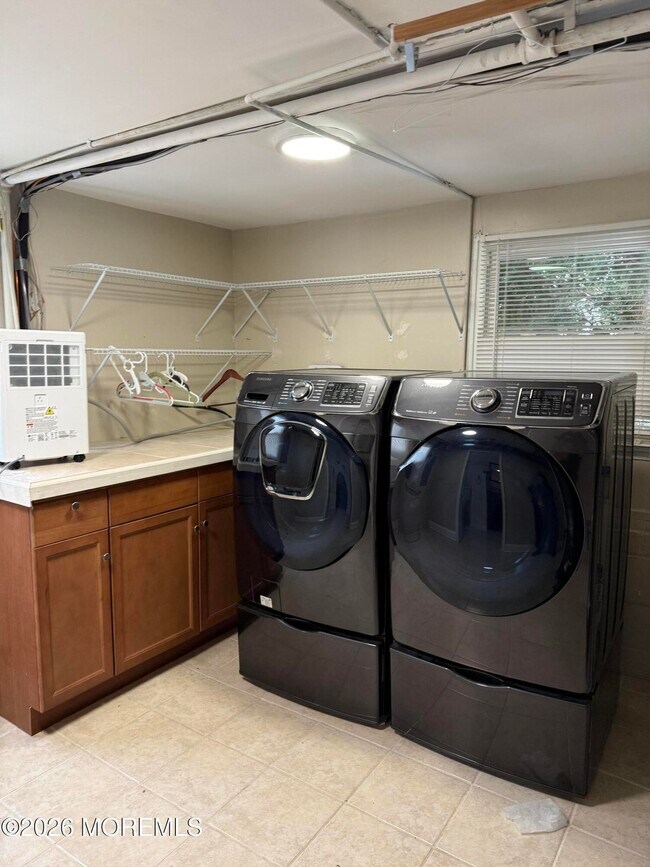 Building Photo - 35 Arno St