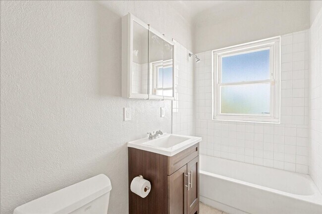 Building Photo - 3123 San Rafael Ct