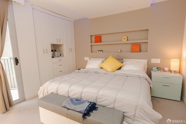 Building Photo - 1800 Washington St