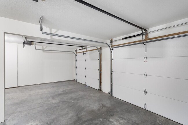 Building Photo - 5003 Betty Jean Way