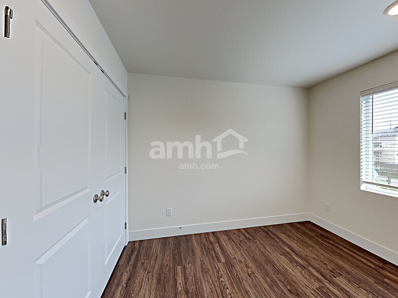 Building Photo - 19216 16th Ave Ct E