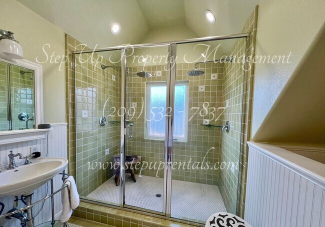 Building Photo - Stunning 3 Bedroom 2 Bath Home In Soulsbyville!!!
