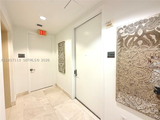 Building Photo - 16001 Collins Ave