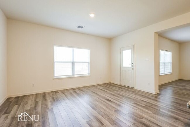 Building Photo - 2827 Praline Ferry