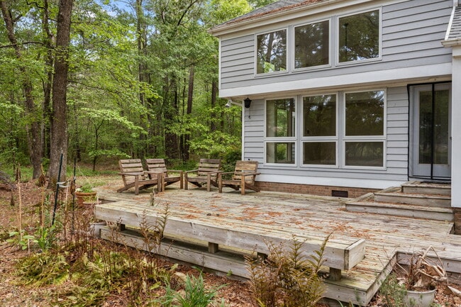 Building Photo - 709 Orchard Ln