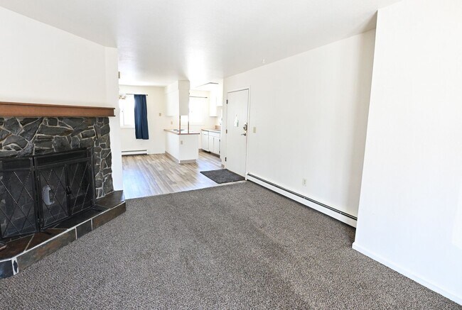 Building Photo - 1103 Broaddus St