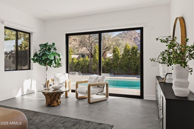 Building Photo - 5156 N 45th Pl