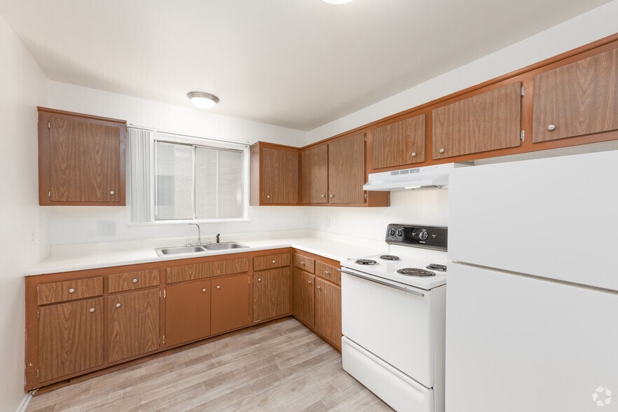 Primary Photo - Denway Circle Apartments