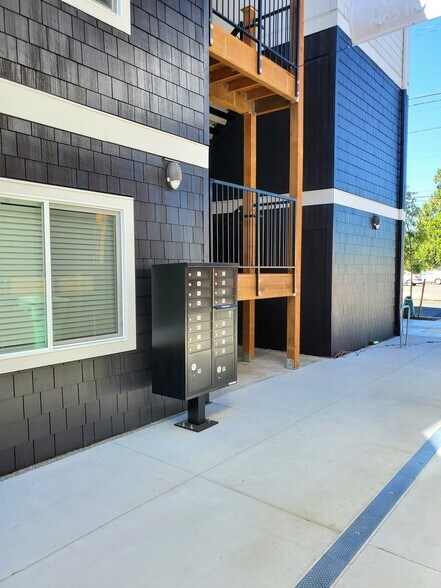 Building Photo - 7686 N Lombard St