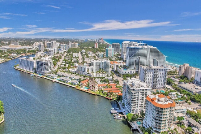 Building Photo - 2908 Bayshore Dr