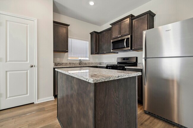 Building Photo - 420 Mystic Slopes Dr