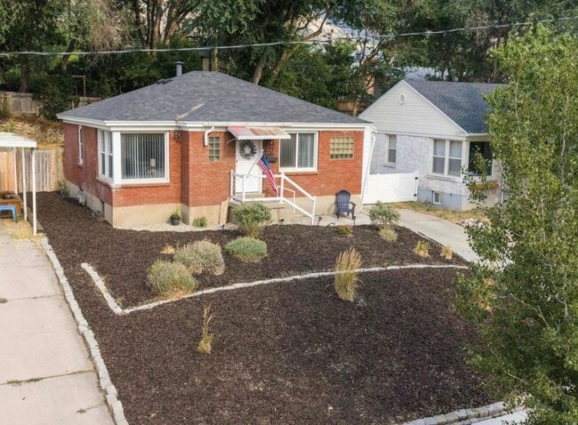 Building Photo - 2216 Polk Ave