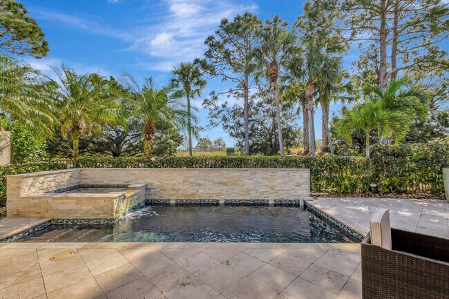 Building Photo - 128 Esperanza Way