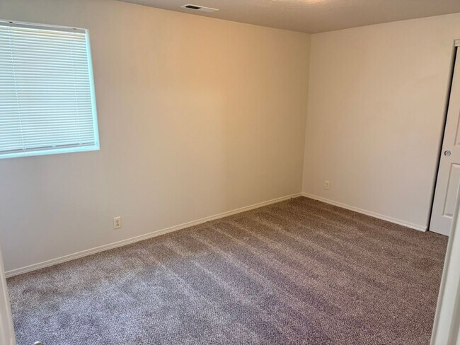 Building Photo - 16697 Shaw Pine Ct