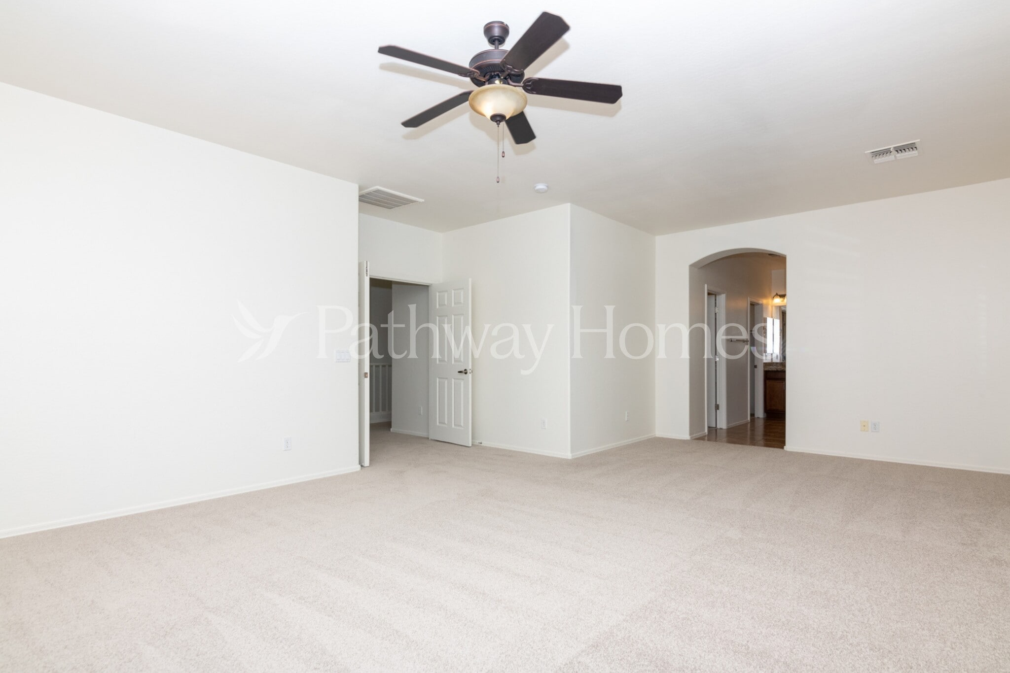 Building Photo - 4205 E Del Rio Dr