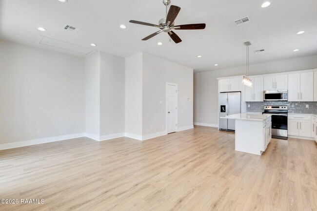 Building Photo - 124 Canvasback Dr
