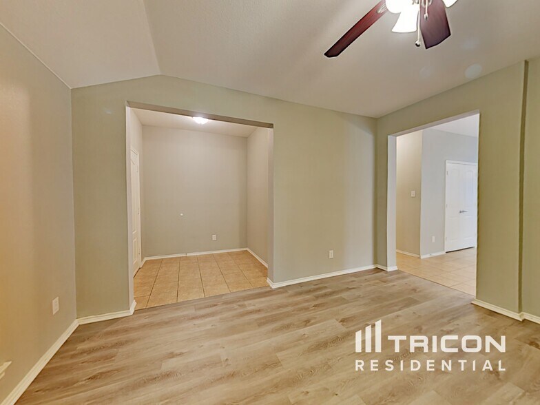 Building Photo - 626 Chapman Dr