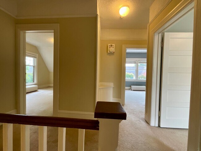Building Photo - $500 Move In Special - Beautiful 3-bedroom...