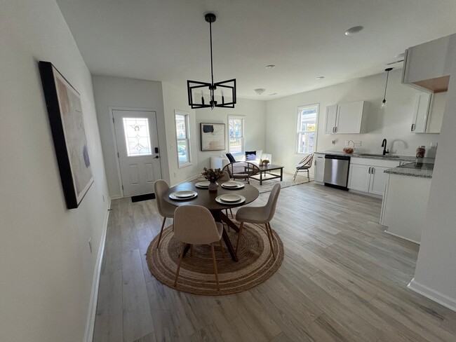 Building Photo - 2 Bedroom 2 Bathroom for Rent