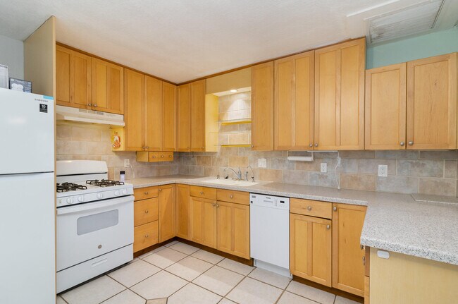 Building Photo - 2125 Smathers Cir S