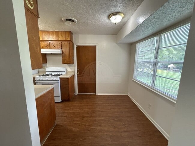 Building Photo - 1205 Kathey Dr