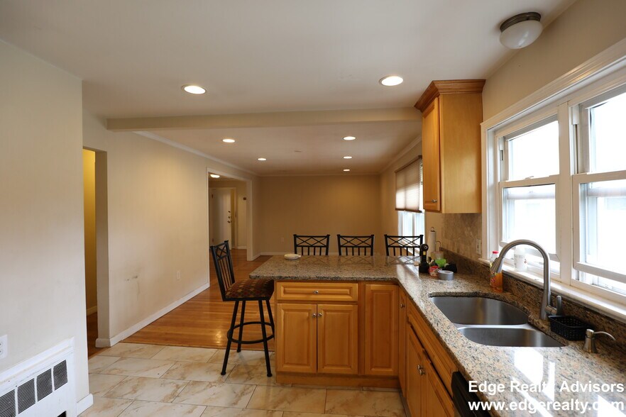 Building Photo - 20 Cummings Rd