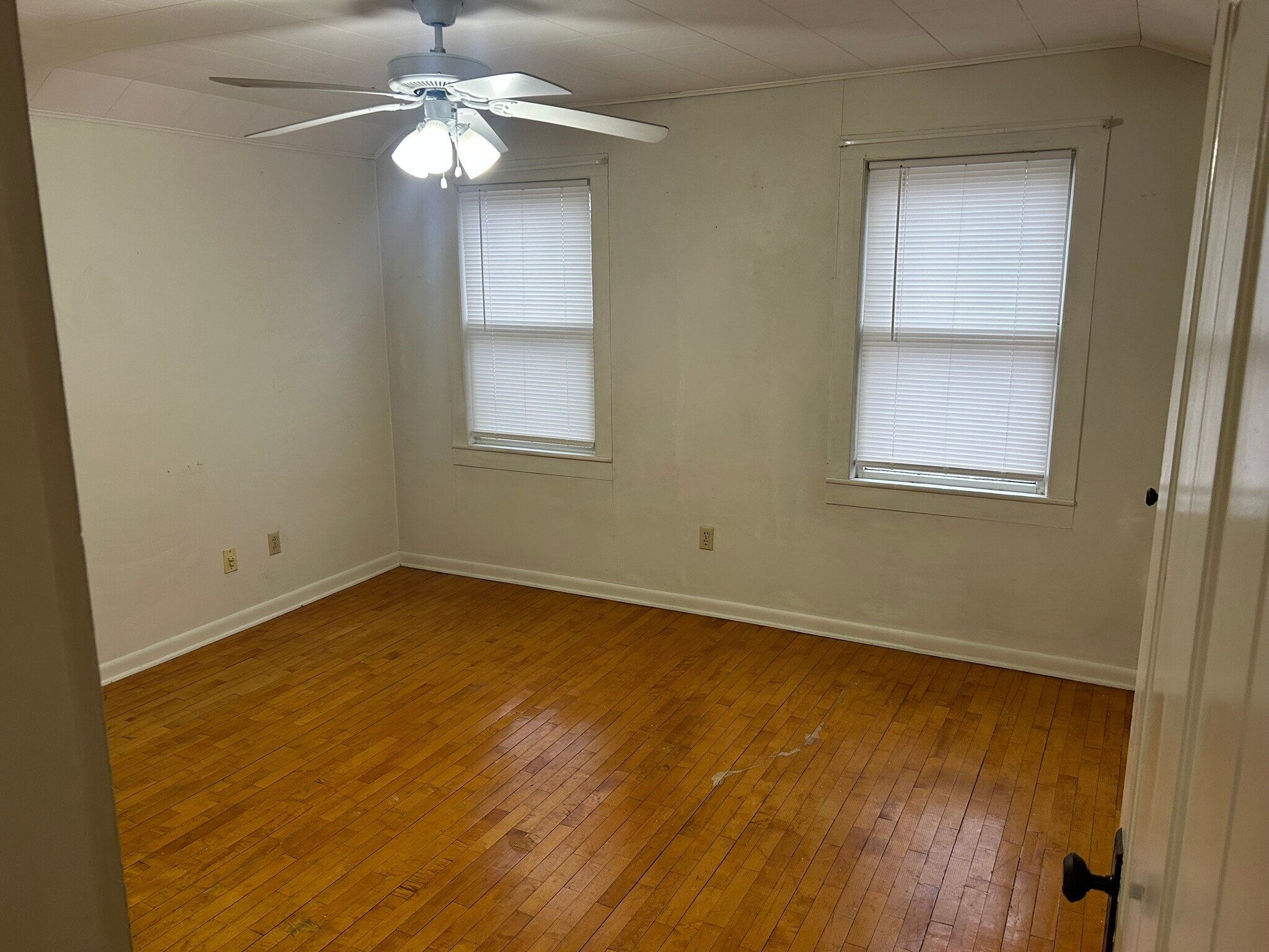 Bedroom #1 - 50 Amory St