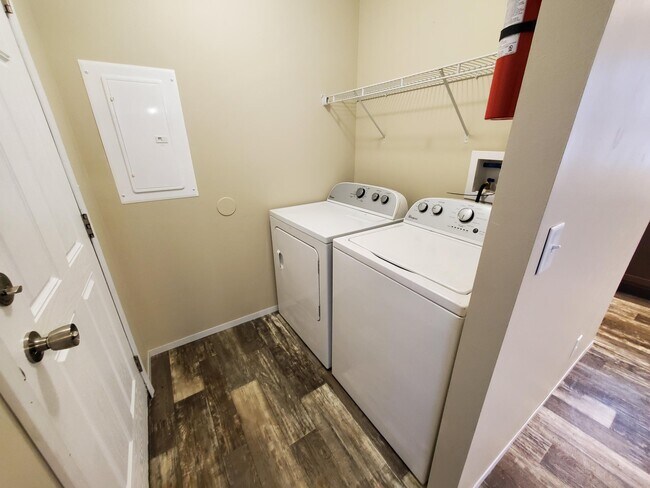 Building Photo - 8 Parakeet Hill Dr