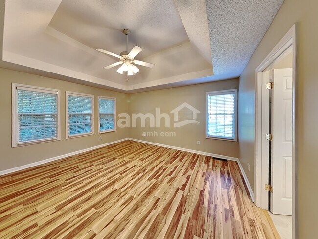 Building Photo - 179 Norton Dr