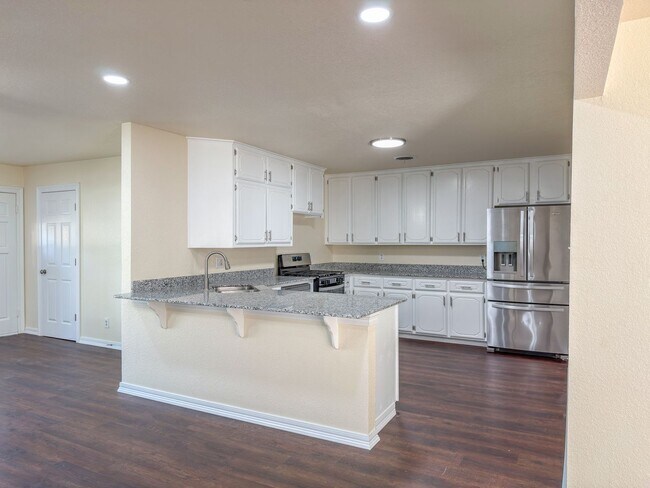 Building Photo - Fully Remodeled 3 Bed, 2 Bath Home in Fort...