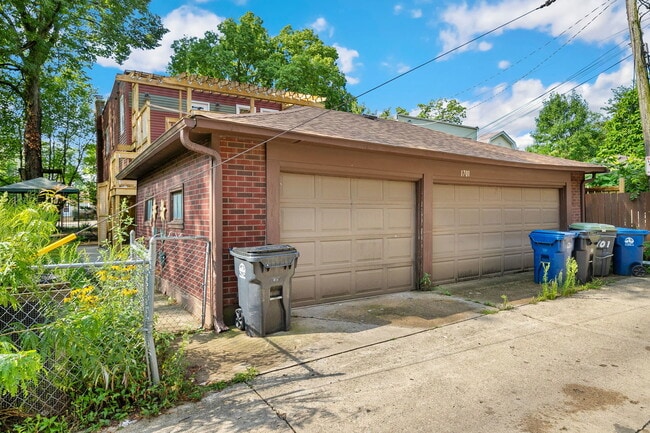 Building Photo - 1701 Dempster St