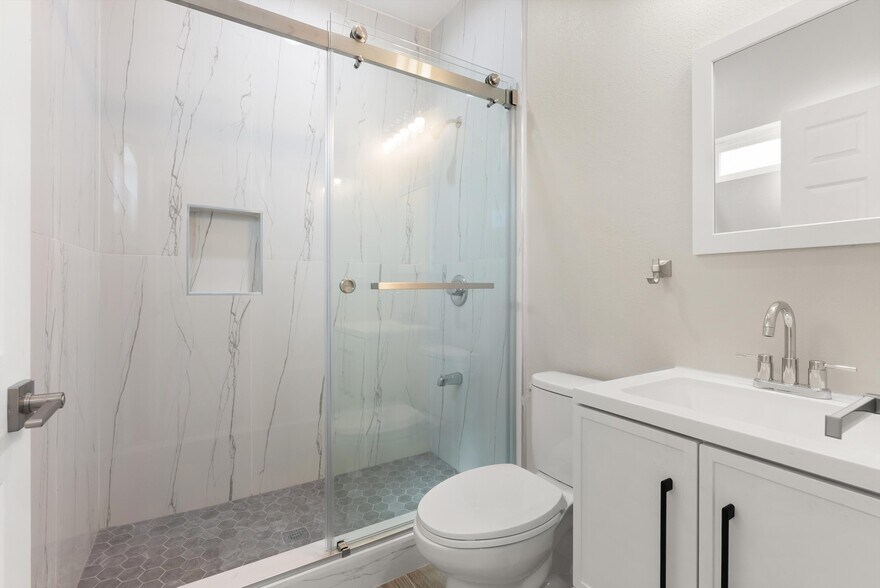 Building Photo - 10508 Mattock Ave