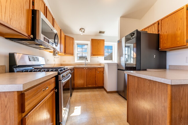 Building Photo - 2503 Sheehan Dr