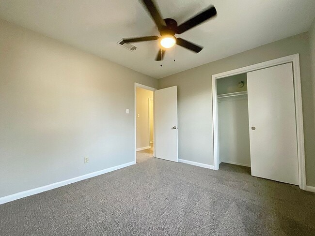 Building Photo - 2003 Doris Dr