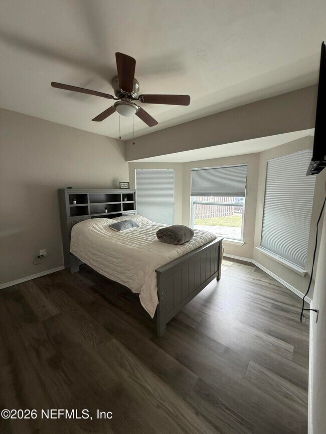 Building Photo - 2360 Bitternut Way