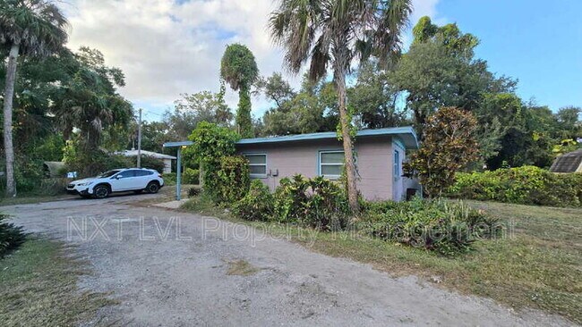 Building Photo - 240 W Mariana Ave