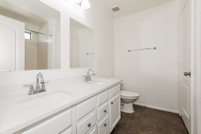 Building Photo - 29420 N Blackfoot Daisy Dr