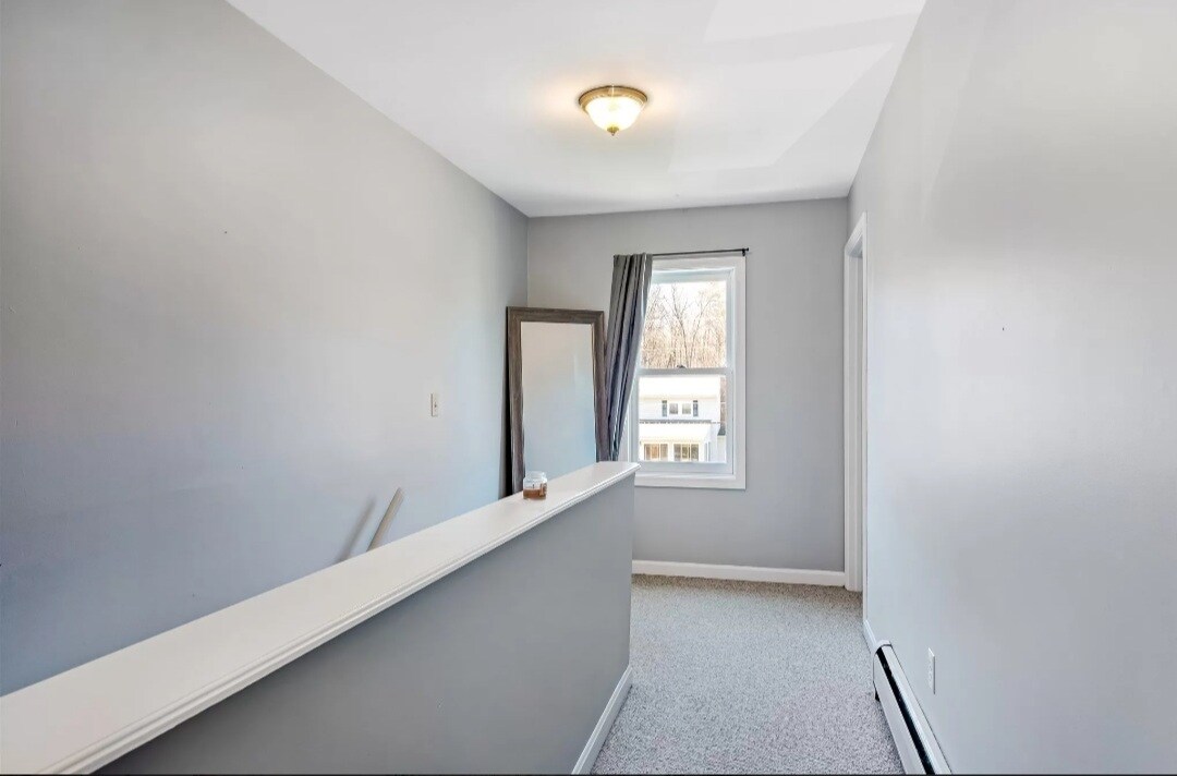 Building Photo - 386 Marble Island Rd