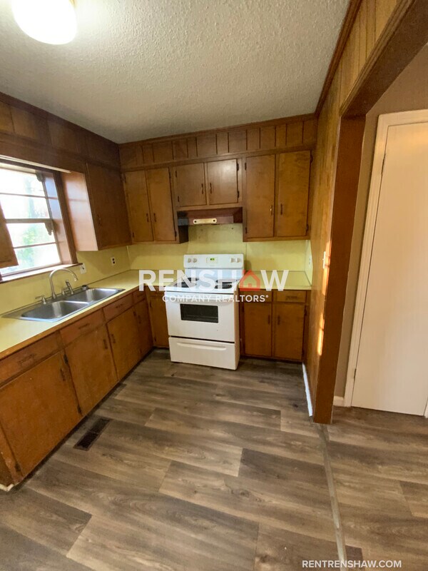 Building Photo - 1020 Merriman Ave