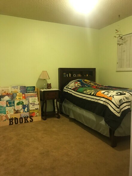 Building Photo - 13131 E Florida Ave