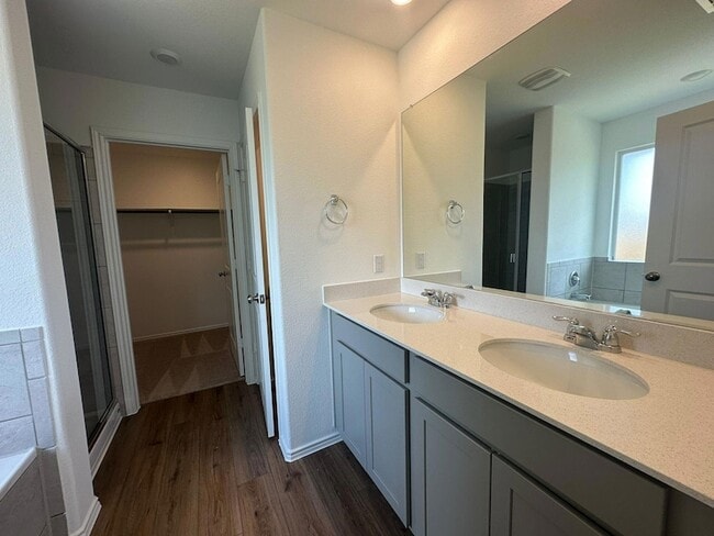 Building Photo - 1544 Marley