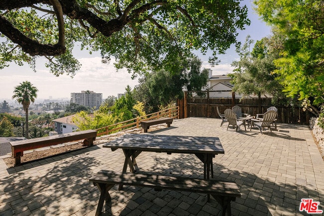 Building Photo - 4217 Cromwell Ave