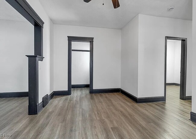 Building Photo - 1064 E 78th St