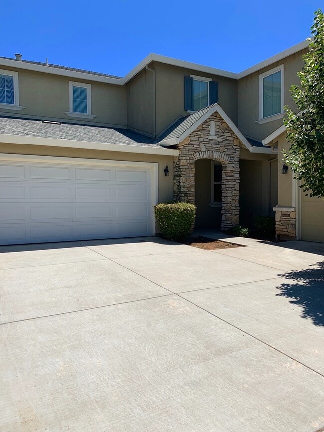 Building Photo - Beautiful home in Patterson