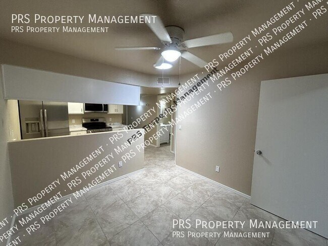 Building Photo - 551 S Lesueur