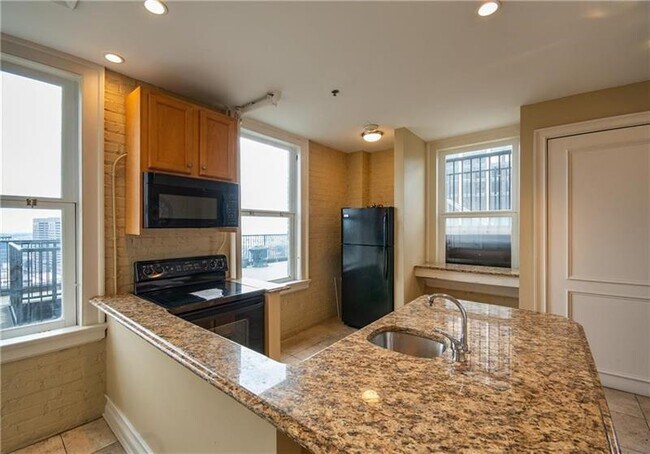 Building Photo - 32 Peachtree St NW