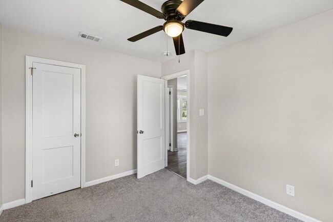 Building Photo - 1831 Catalina Dr