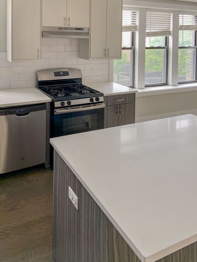 Building Photo - 2620 N Rockwell St