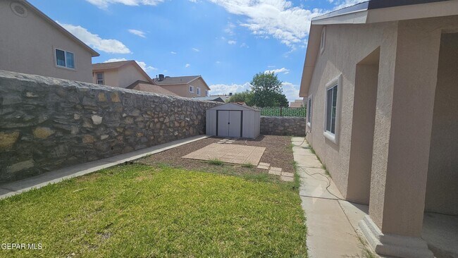 Building Photo - 12372 Tierra Canada Dr